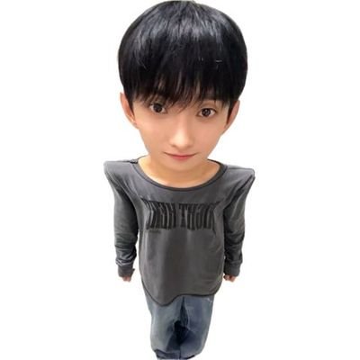 fiforfivee's profile picture. follow for kpop content and random knock knock jokes 🤠🎀