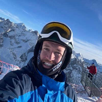 cftweetstuff's profile picture.