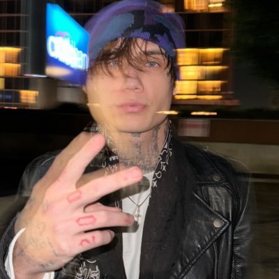 heevzn's profile picture. funsies