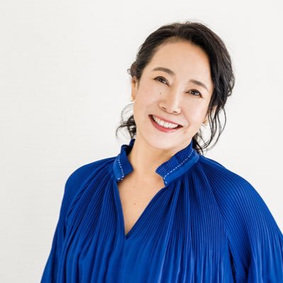 『いちばんわかりやすい問題発見の授業』著者
「なんかしっくりこない」から未来が始まる。モヤモヤや違和感を言葉にし、問いを育てる人。AI協創時代の“人の力”を信じて、人と組織が変わる準備をお手伝いしています。
生活者インサイト/コンセプト開発/問いのデザイン/価値の言語化ナビゲーター
(株)ウエーブプラネット代表