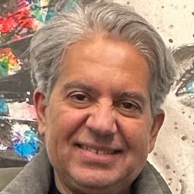 Amateur mountaineer, seasoned hiker, curious nature lover. Pakistani American. Wanna be mountain guide in next life. Struggling Gardener. DIY.