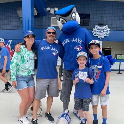 jays_phins_fan's profile picture. Father of 2 terrific boys….love coaching their sports teams and collecting sports cards/memorabilia with them! Love my wife too 😉! @BlueJays @MiamiDolphins