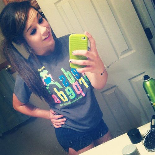 Why hello there, stranger.
I'm Chelsey, and I'm cooler than you.
