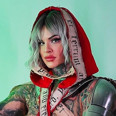 welcome to my irl page 🦜 main: @heidilavon Warhammer40k | BJJ | Birds