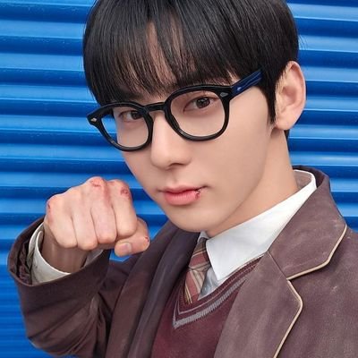 kwon_jlee17's profile picture. 💎SVT CARAT HOSHI BIAS🐯 🤍🩷 황민현
(Hwangdo)🍑
 李宏毅 (doki little tiger)🐯
🌛 🌷🌸🖤🤍