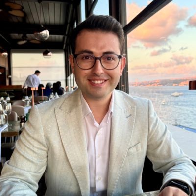 emreakagunduz's profile picture. • 🎥 Documentary Filmmaker • 📺 Director at @penavideo | @sozluk •👨🏻‍💻 Founder Of | https://t.co/3PNMB3Py6l • 📩 info@emreakagunduz.com