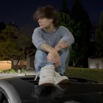 Samanth18987150's profile picture. ✨ https://t.co/gT8ypruO6b

rockstar  🖤❤️🎸
LETS LISTEN TO FWB 
https://t.co/RKjhl8dy1H