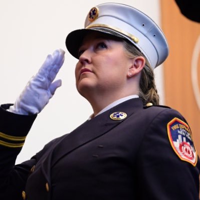 ChiefKnuth's profile picture. #FDNYEMS Deputy Assistant Chief, @FDNYWomen & former @FDNYSOA president ⛑🚑 @EMSFDNYhelpfund @SUNYGeneseo Alum #Math👩‍🎓#FDNYWomen #NYCsBest #WomenInFIREandEMS