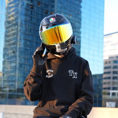 Clover_Aimz's profile picture. bro