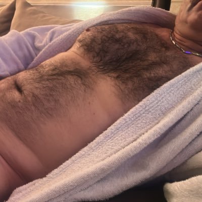 İstanbul bisex Aktifim evli çiftlerle deneyimliyim ve tercübelıyım Tercihim daha cok olgun erkekler ve her yaştan bayanlar grupta severım Dm profılınizi belirti