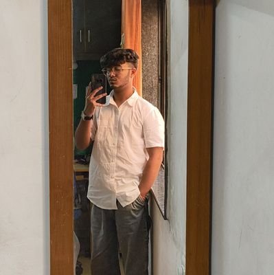 DweetParikh's profile picture. building @solana | web3 | blockchain | ?