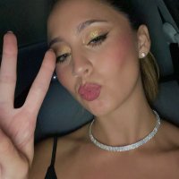 val (@vvalenvn) 's Twitter Profile