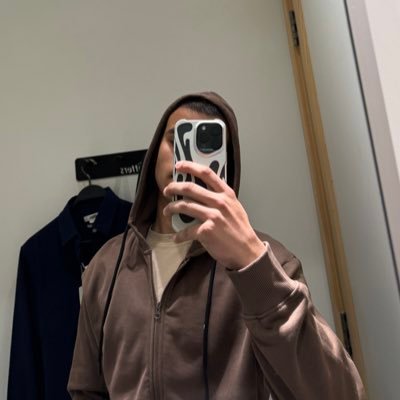 zeemabbasi's profile picture. 🧑🏻‍🦯