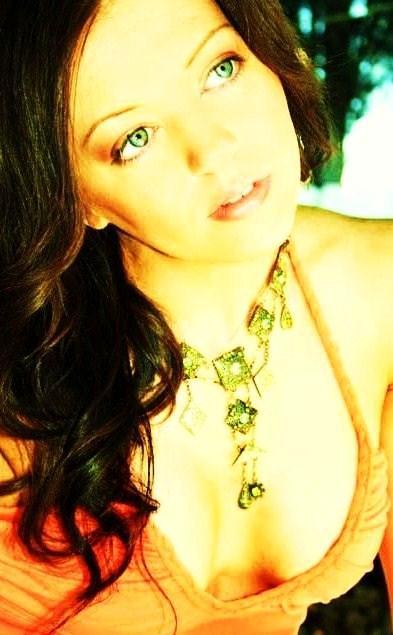 Jen__UK's profile picture. 