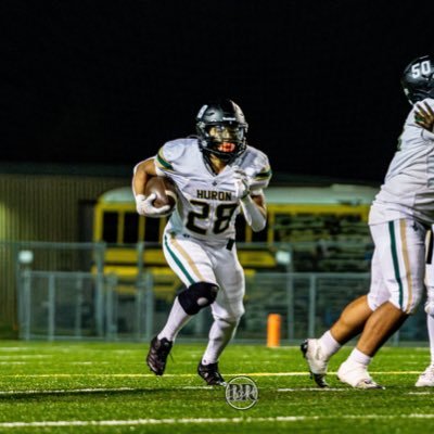 AA Huron High School Varsity RB, OLB, CO 2025, Weight: 195, height: 6’0 Email: santanajjones29@gmail.com Phone: 8032436859