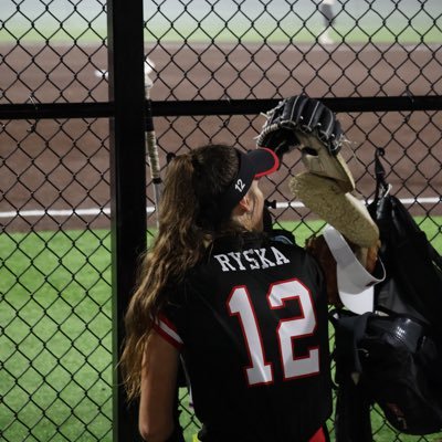 All glory to God✝️ @UMDearbornSB commit 💙💛 @Turnin2Buzo