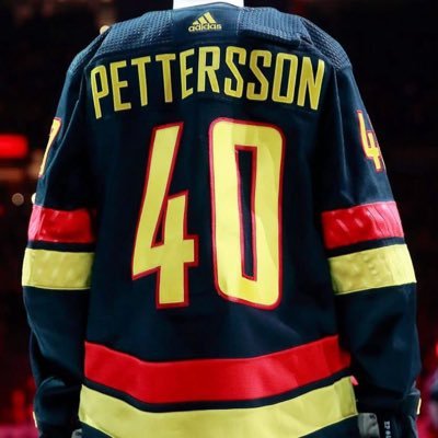 trakzzthe's profile picture. 21 || 🇨🇦 || Just A Sports Ranter At This Point #Canucks #49ers