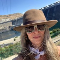 Roxy (@roxynsils2go) 's Twitter Profile