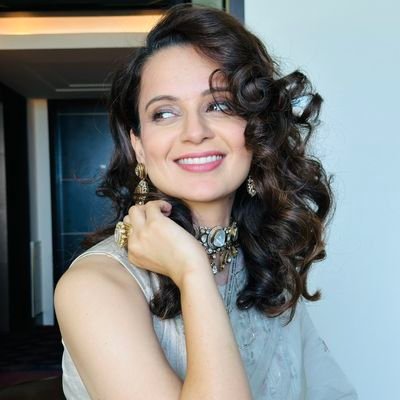 Unofficial Account// Parody Account//Bollywood Actress// Fan Page //Jay shree Ram//