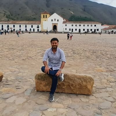 Especialista en Actividad Física y Salud
Licenciado en Educación Física
Estudiante de Administración Pública Territorial