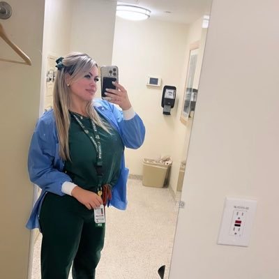 rn_vanessa's profile picture. 