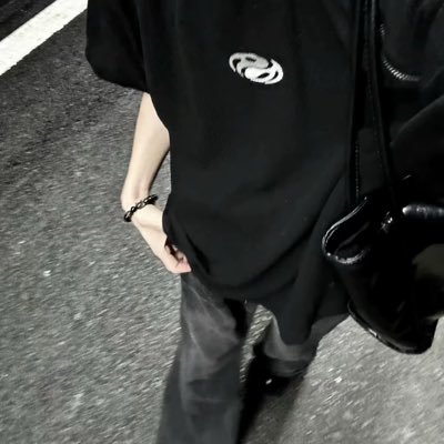 Eorigin11's profile picture. 不是机器人