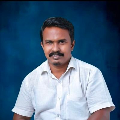 സത്യത്തേക്കാൾ വലിയൊരു ദൈവമില്ല🧡🤍💚Indian National Congress🧡🤍💚 തൃശ്ശൂർക്കാരൻ💓
AFA 💙KBFC 💛MAN ❤️
Team INDIA 💙💙💙💙
ലാലേട്ടൻ ഇഷ്ട്ടം❤️❤️❤️
