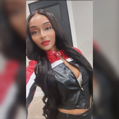 Snapchat: Monaerikam IG: MonaerikaMarshae Facebook:Monaerika Marshae