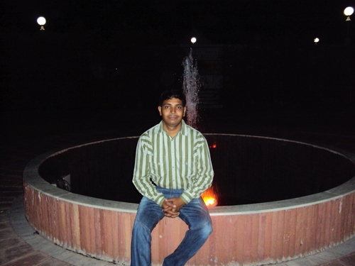 Works at L&T Construction B&F,I like eating diff veg dishes, Nature full silent place,Listening Music