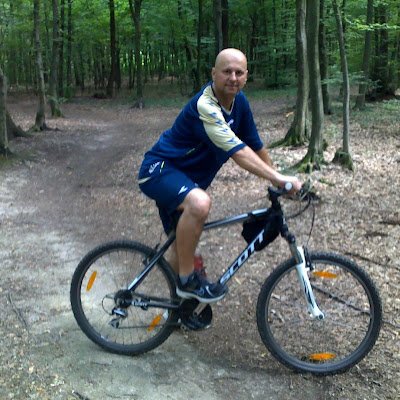 AlenRukavi33461's profile picture. 