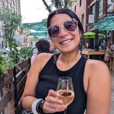 Lidz_C's profile picture. Latina 🇸🇻 | Communications Advisor | Feminist | Traveler | Polyglot | Queen of the Vibes |🍸