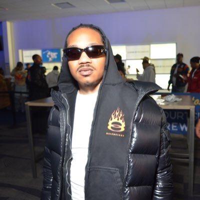 Flacoasis's profile picture. Retired asshole