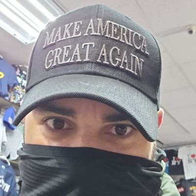 qubit_sgr's profile picture. Programador de Brainfuck y assembly