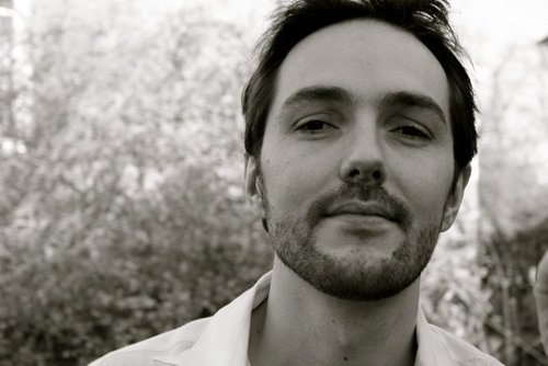 oli_allover's profile picture. Cardigan-free librarian. and French