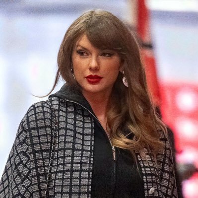 thestoryoftiri's profile picture. hi, i'm tiri, i'm 27, and i like video games and aquatic animals 🩵 eras liverpool n1, sns birmingham