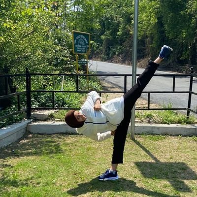 SabiaMushtaq's profile picture. Start strong.