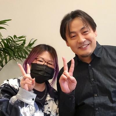 7歳児男子の母です。
酒を愛し麻雀を見るのが大好きな派手髪アラサー。Mリーグは赤坂ドリブンズ、たろうさん推し。
20/10/20茶トラ、22/5/31白猫、23/9/24キジトラを保護して家族になりました(ΦωΦ)