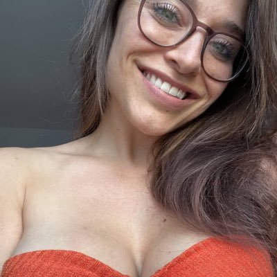 Michell10780125's profile picture. Smile big,laugh often
