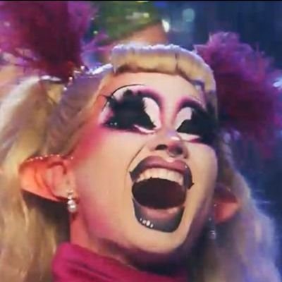 The flop that keeps on slaying || 5 time Miss Congeniality || Winner of KDR/ADR/JDR || He/They || 🇲🇽 || Protect (bad) queer art || Team Suzie, Hormona & Onya