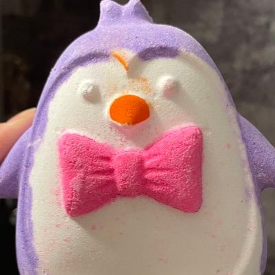 _qtwe's profile picture. 🩷@26_asuuuka 💛@rizu_185165 💜@CRYZ_moe