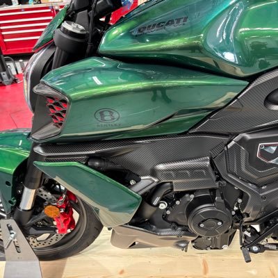 paulgust1's profile picture. Mad crypto trader