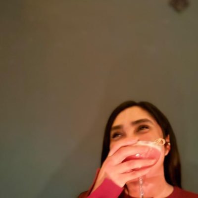 danyapari's profile picture. ⚕ | Médico general