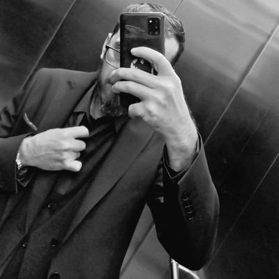 Raskolnikovss's profile picture. Sokak filozofu.
Tehlikeli Oyunlar oyuncusu.
Kendine yazar.
https://t.co/ktKdo8aDs7