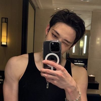 IyanMert96290's profile picture. 💥—★