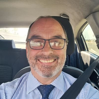 Prof. Med. L, DIPriv, DIPubli, Política Aduanera y Fiscal. Integración y Cerrista porque por mis venas corren los colores de esta pasión incomparable!