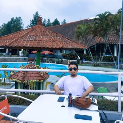 FuadHabib27's profile picture. Mikul nduwur Mendem njeru