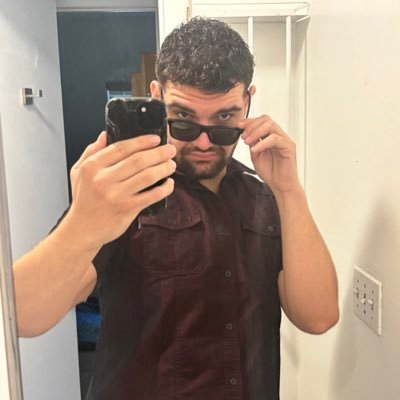 I’m a die hard jets fan, love the lakers. Going to college for astrophysics. 🪐🔭 IG: JoeySabatino