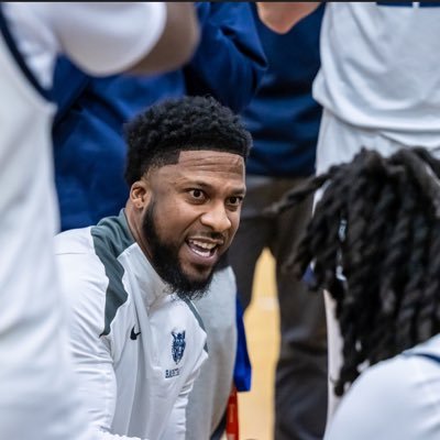 Dominique Sanders Profile