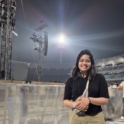 Weirdloon's profile picture. Just a dreamer who dreams of an amazing world.
Just a student who is learning to make a change.