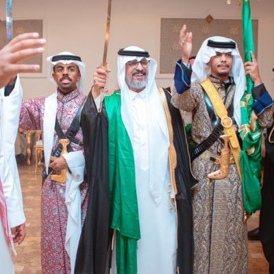 قارئ شارت والتوفيق بيد الله .. والأهم بالحياة الأبتسامة🤪🥶